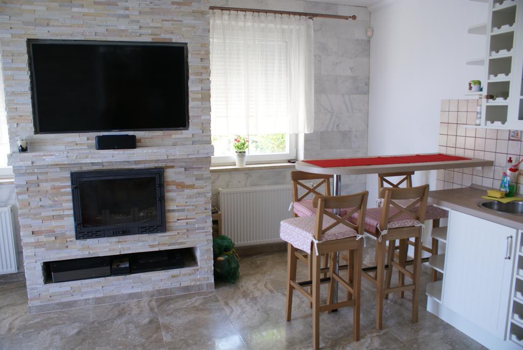 Sargarigo Apartman Haz Balatonalmadi Bagian luar foto